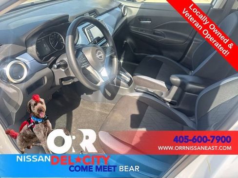 Used 2025 Nissan Versa SV w/ Trunk Package FWD image 9