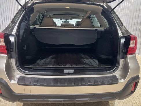 Used 2018 Subaru Outback 2.5i Limited image 8