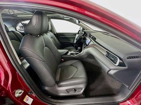 Used 2018 Toyota Camry XSE image 28