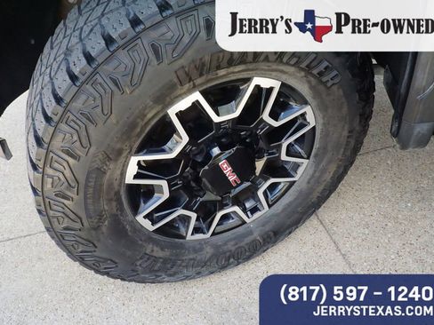 Used 2024 GMC Sierra 2500 AT4X AWD/4WD image 9