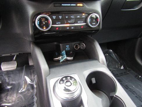 Used 2022 Ford Escape SE AWD/4WD image 16