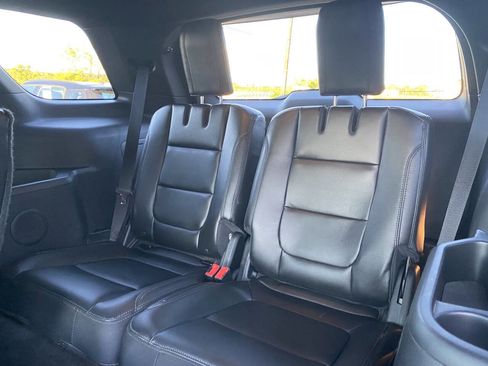 Used 2016 Ford Explorer XLT w/ Equipment Group 202A image 16