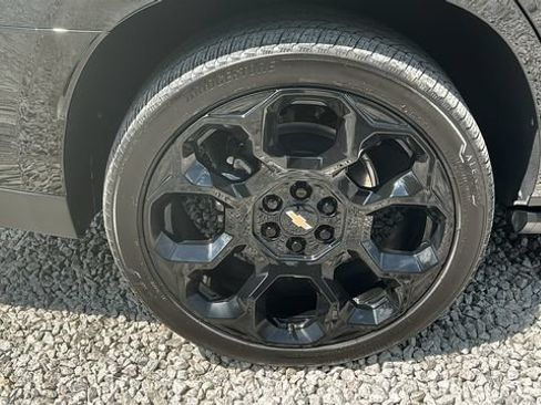 Certified 2025 Chevrolet Tahoe High Country AWD/4WD image 15