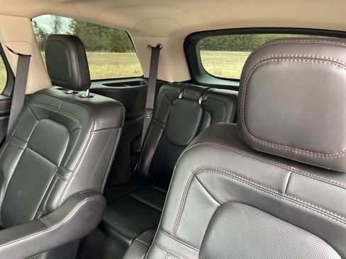 Used 2023 Lincoln Aviator Reserve image 28