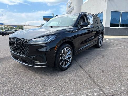Used 2025 Lincoln Aviator AWD w/ Jet Appearance Package image 3