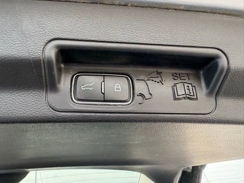 Used 2025 Ford Explorer Active AWD/4WD image 35