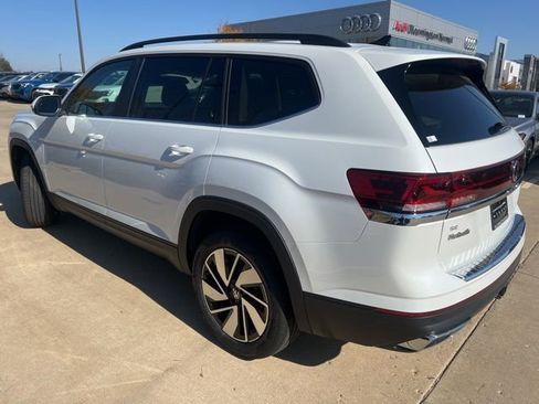 New 2026 Volkswagen Atlas SE image 4
