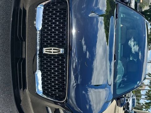 Used 2022 Lincoln Corsair Reserve FWD image 3