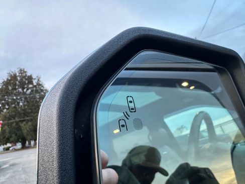 Used 2016 Ford F150 Platinum w/ Equipment Group 701A Luxury image 34