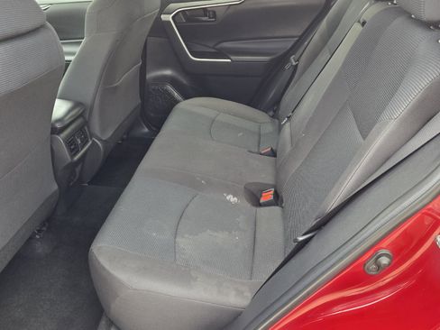 Certified 2022 Toyota RAV4 LE FWD image 5