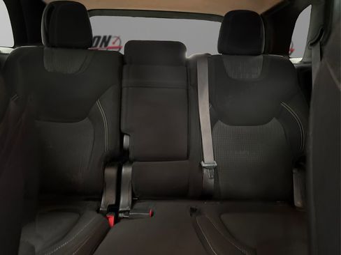 Used 2016 Jeep Cherokee Latitude w/ Cold Weather Group image 18