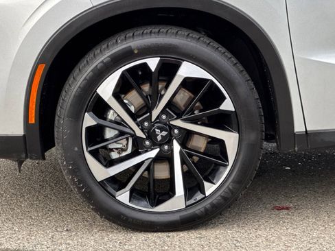 Used 2024 Mitsubishi Outlander SE image 12