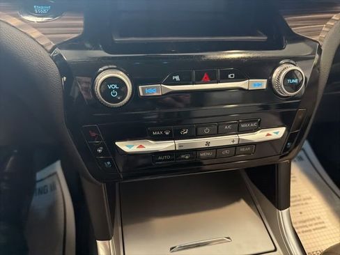 Used 2022 Ford Explorer Limited w/ Class IV Trailer Tow Package AWD/4WD image 27