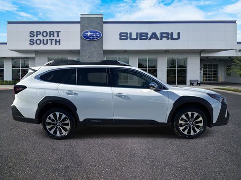 Used 2023 Subaru Outback Touring image 2