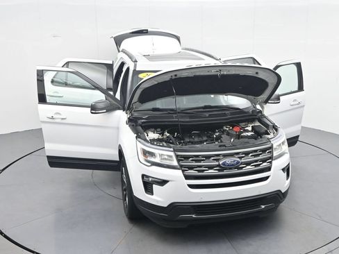 Used 2018 Ford Explorer XLT w/ Equipment Group 202A FWD image 40