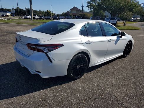 Used 2022 Toyota Camry XSE image 4