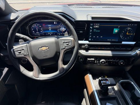 Used 2023 Chevrolet Silverado 1500 High Country w/ High Country Premium Package AWD/4WD image 15