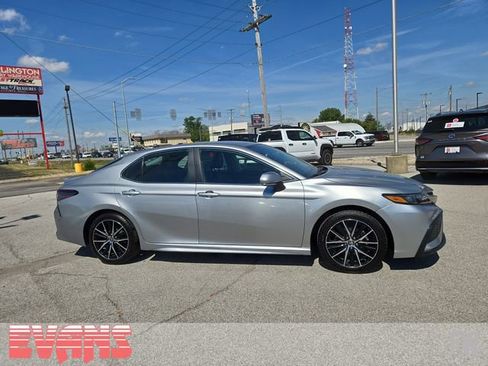 Certified 2024 Toyota Camry SE image 2