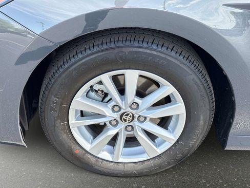 Used 2025 Toyota Camry LE w/ Convenience Package image 10