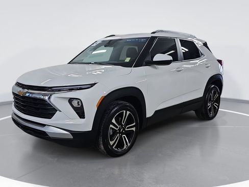 Certified 2024 Chevrolet TrailBlazer LT w/ Driver Confidence Package image 9