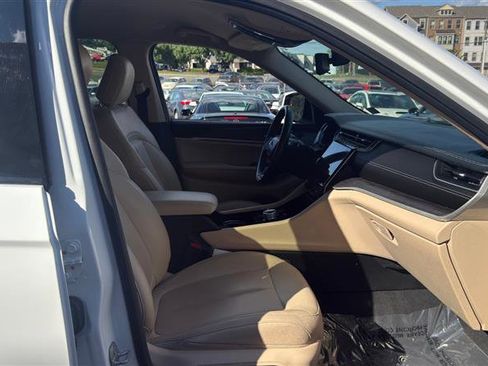 Used 2021 Jeep Grand Cherokee L Limited AWD/4WD image 13