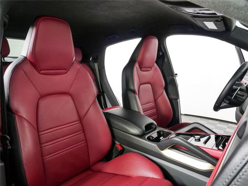 Certified 2024 Porsche Cayenne Turbo GT AWD/4WD image 24