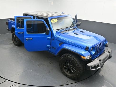 Used 2023 Jeep Gladiator Sport image 38