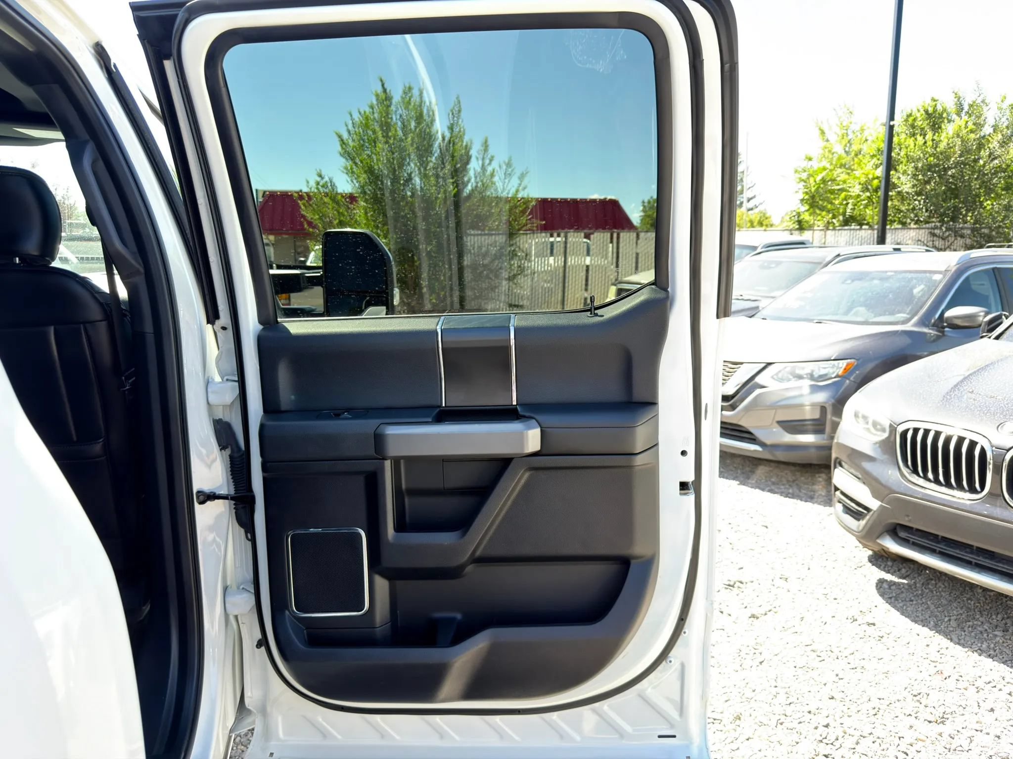 Used 2020 Ford F150 Platinum w/ Equipment Group 701A Luxury AWD/4WD image 15