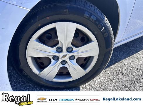 Used 2018 Chevrolet Cruze LS image 26