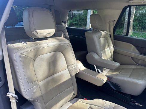 Used 2023 Lincoln Navigator Reserve image 29