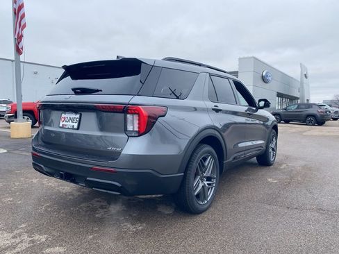 New 2026 Ford Explorer ST-Line w/ ST-Line Street Pack image 9