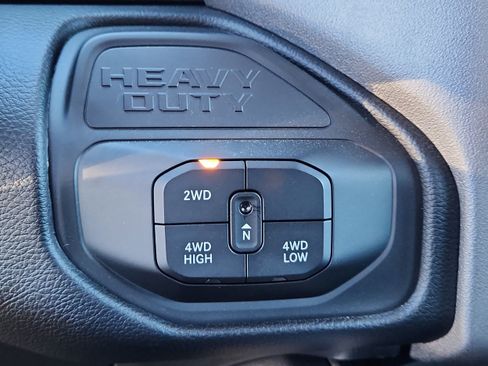 New 2026 RAM 2500 Big Horn AWD/4WD image 19