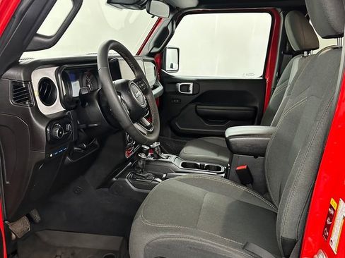 Used 2024 Jeep Wrangler Unlimited AWD/4WD image 11