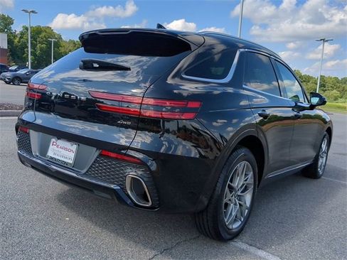 Used 2024 Genesis GV70 2.5T w/ Advanced Package image 4