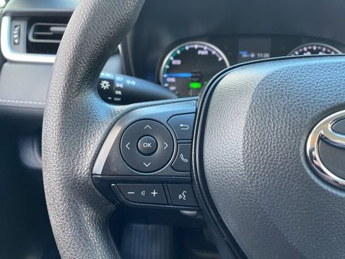 Used 2022 Toyota RAV4 LE image 18