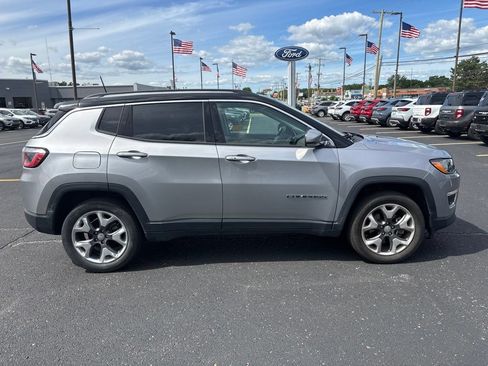 Used 2019 Jeep Compass Limited AWD/4WD image 4