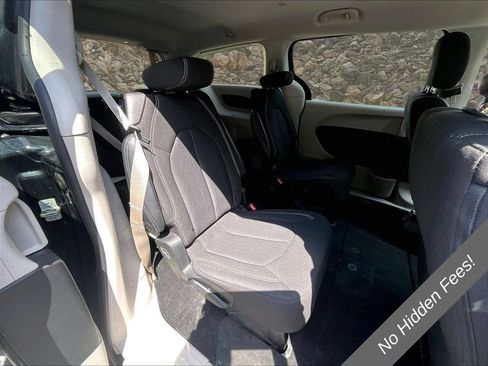 Used 2022 Chrysler Voyager LX FWD image 23