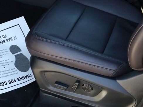 Used 2025 Ford Explorer Platinum w/ LUX Leather Package image 16