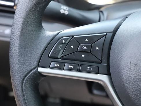 Used 2025 Nissan Altima 2.5 SV FWD image 22