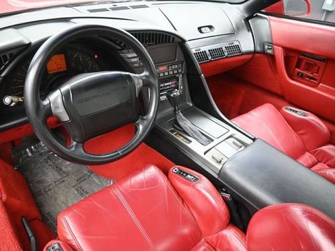Used 1990 Chevrolet Corvette Coupe RWD image 19
