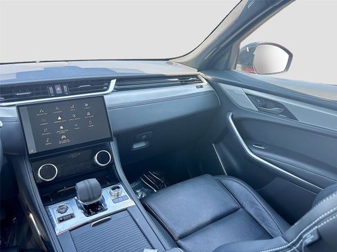 Used 2024 Jaguar F-PACE R-Dynamic S image 27