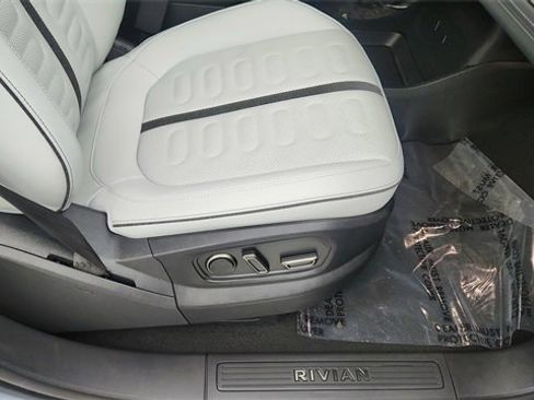 Used 2023 Rivian R1S Adventure image 23