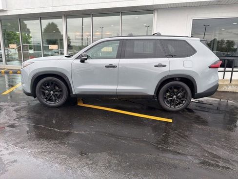 Used 2025 Toyota Grand Highlander AWD Hybrid image 41