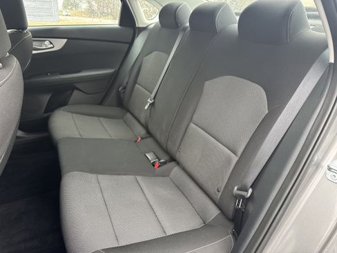 Used 2024 Kia Forte LXS w/ LXS Technology Package image 7