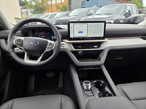 New 2025 Ford Explorer Active w/ Active Comfort Package image 10