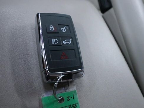 Used 2024 Land Rover Range Rover SE AWD/4WD image 25
