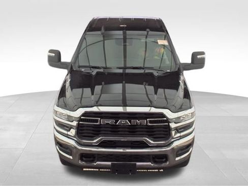 Used 2025 RAM 2500 Big Horn AWD/4WD image 2