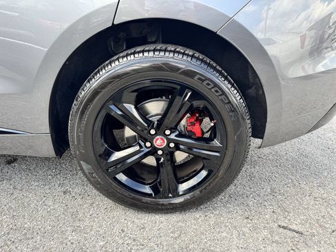 Used 2019 Jaguar F-PACE S image 8