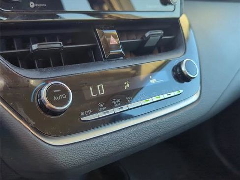 Used 2021 Toyota Corolla LE image 20