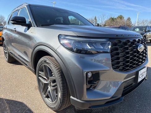 New 2026 Ford Explorer ST-Line w/ ST-Line Street Pack image 7